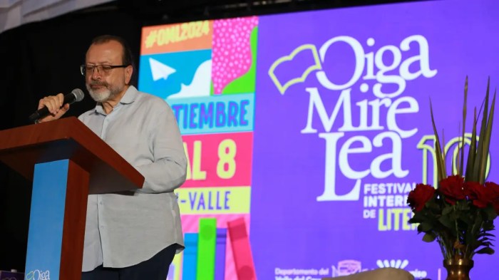 Diez años de literatura pública: Oiga, Mire, Lea prepara su versión ... Diez años de literatura pública: Oiga, Mire, Lea prepara su versión ...