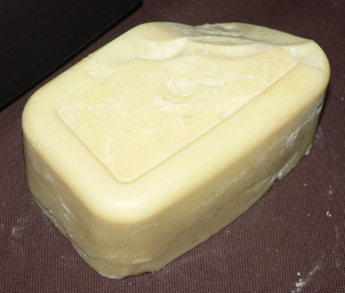File:Cocoa butter p1410148.JPG - Wikimedia Commons Butter Yellow