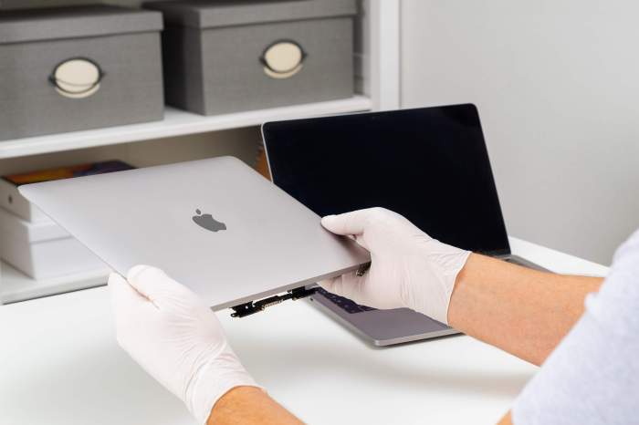Cracked screen replacement