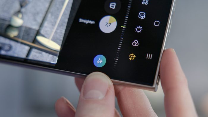 How Samsung's Galaxy AI Features Stack Up Against Google and Apple - CNET Galaxy AI