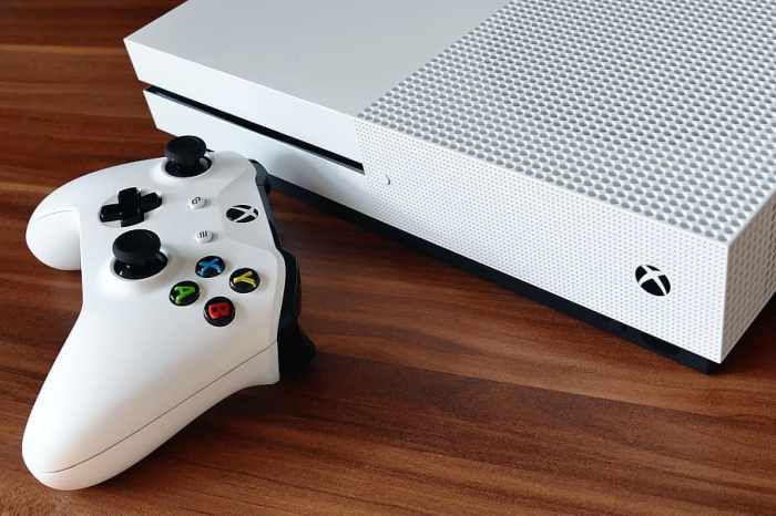 Gaming console